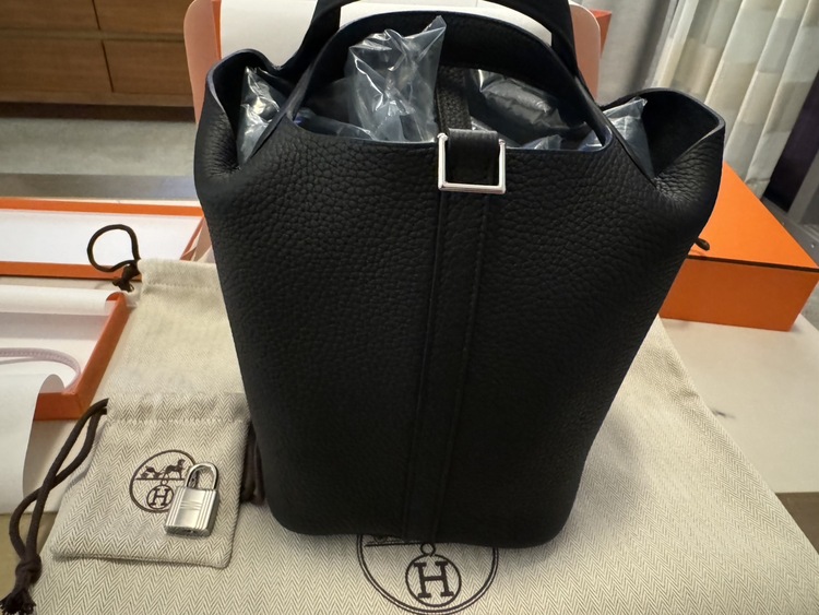 エルメス ピコタン （ブランドバッグ）の商品画像 - 査定依頼日：2025年12月15日 - 最高査定価格：560,000円