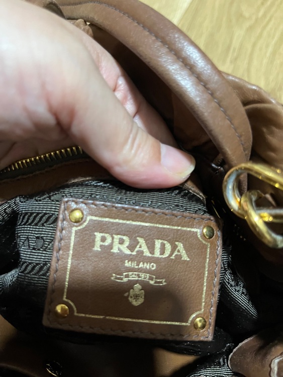 プラダショルダーバッグ（ブランドバッグ）の商品画像 - 査定依頼日：2025年9月30日 - 最高査定価格：25,000円