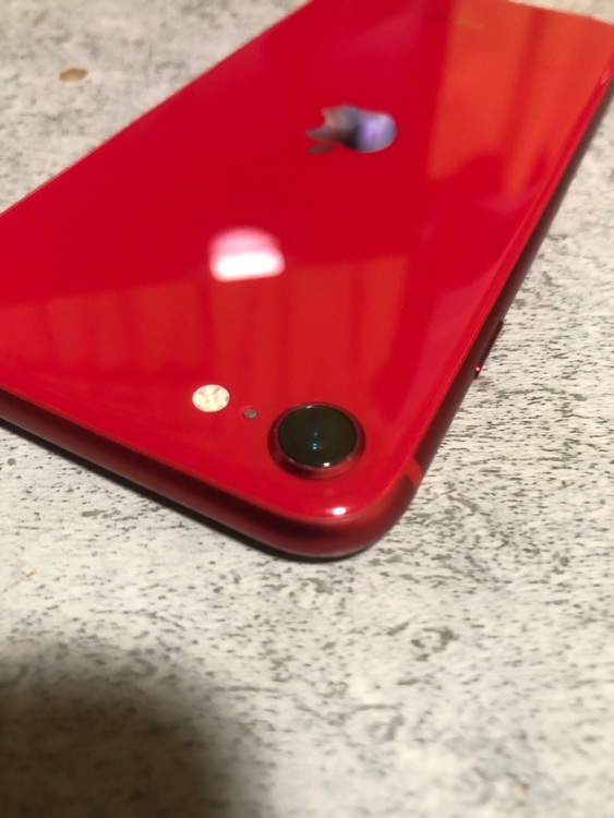 iPhone SE (第 2 世代) 64GB SIMフリー（スマホ）の商品画像 - 査定依頼日：2025年10月15日 - 最高査定価格：14,000円