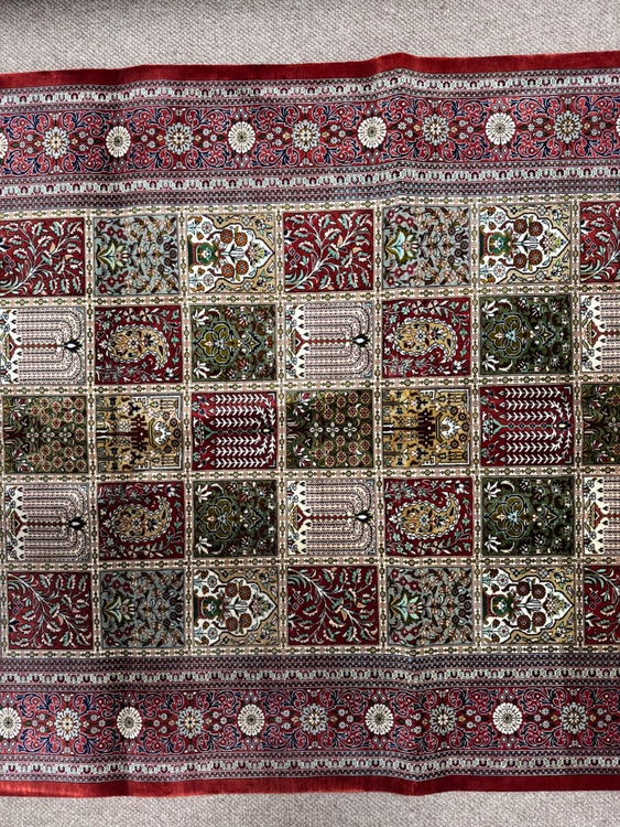 ペルシャ絨毯（美術品・骨董品）の商品画像 - 査定依頼日：2026年4月13日 - 最高査定価格：1,000円