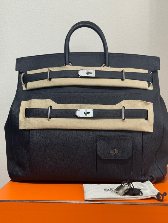 エルメス オータクロア 50 マルチポケット（ブランドバッグ）の商品画像 - 査定依頼日：2025年1月28日 - 最高査定価格：999,999,999円