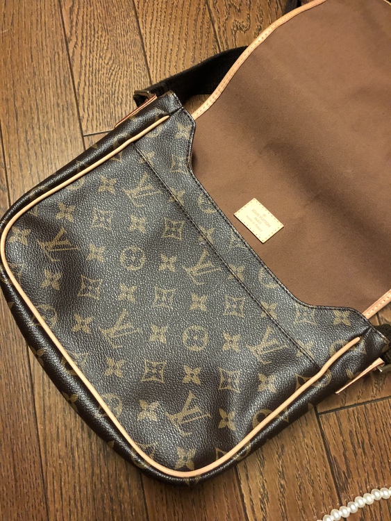 斜めがけ（ブランドバッグ）の商品画像 - 査定依頼日：2022年5月3日 - 最高査定価格：72,250円