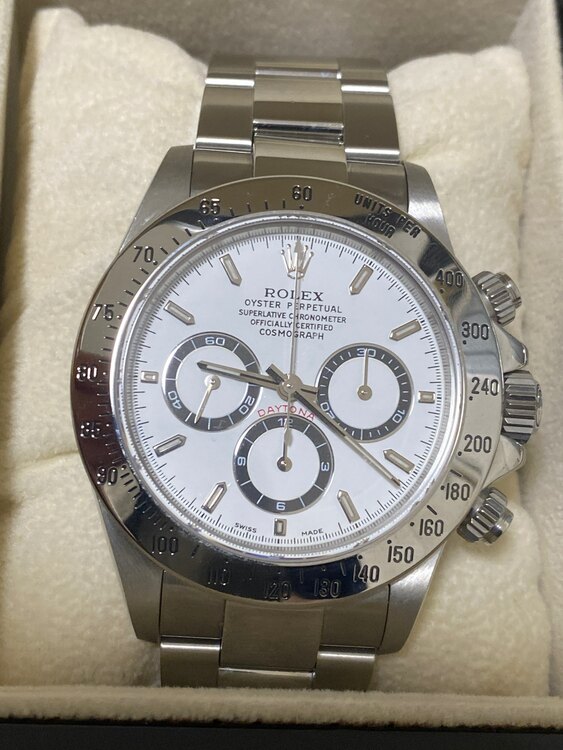ロレックス デイトナ 1652（高級時計）の商品画像 - 査定依頼日：2025年1月11日 - 最高査定価格：3,600,000円