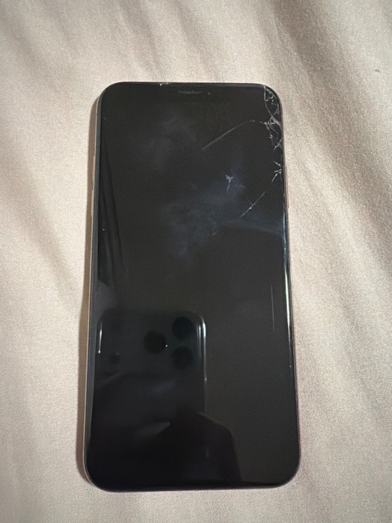 iPhoneXS（スマホ）の商品画像 - 査定依頼日：2026年6月29日 - 最高査定価格：10,000円