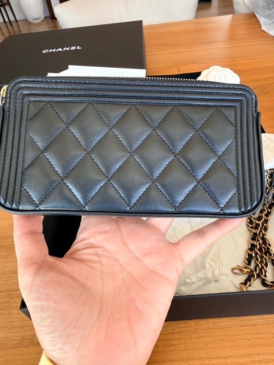 チェーンウォレット/A84069/ボーイシャネル/マトラッセ/ラムスキン/マット（ブランドバッグ）の商品画像 - 査定依頼日：2026年2月20日 - 最高査定価格：190,000円