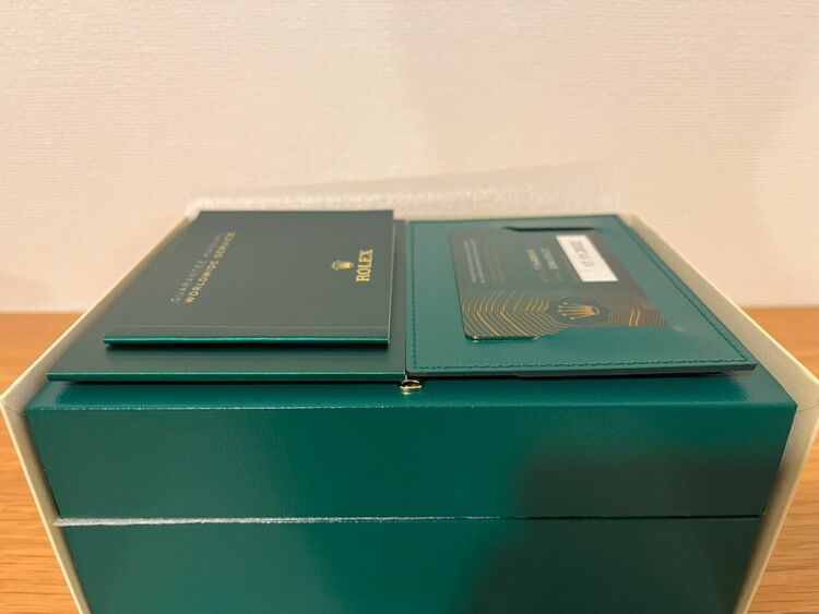 ロレックス ミルガウス 116400G（高級時計）の商品画像 - 査定依頼日：2025年8月3日 - 最高査定価格：1,670,000円