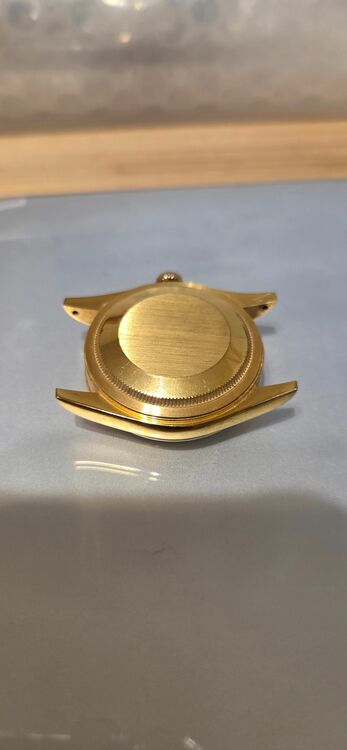 ロレックス デイデイト 11（高級時計）の商品画像 - 査定依頼日：2025年8月15日 - 最高査定価格：3,000,000円