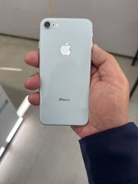 MQ792J/A（スマホ）の商品画像 - 査定依頼日：2026年4月8日 - 最高査定価格：4,000円