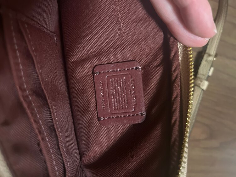 その他 コーチ （ブランドバッグ）の商品画像 - 査定依頼日：2025年2月24日 - 最高査定価格：3,000円