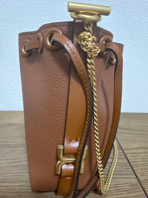 MICRO BUCKET 25M-Tan（ブランドバッグ）の商品画像 - 査定依頼日：2025年10月6日 - 最高査定価格：95,000円