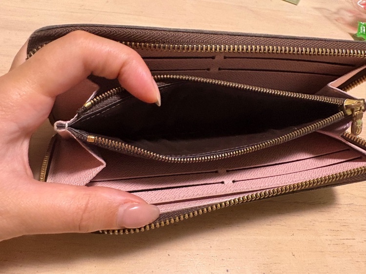 財布（ブランド財布・小物）の商品画像 - 査定依頼日：2025年10月17日 - 最高査定価格：5,000円