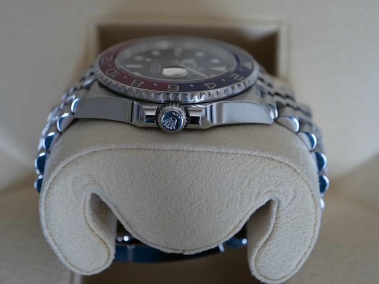 ロレックス GMTマスター 126710BLRO（高級時計）の商品画像 - 査定依頼日：2025年9月16日 - 最高査定価格：3,320,000円