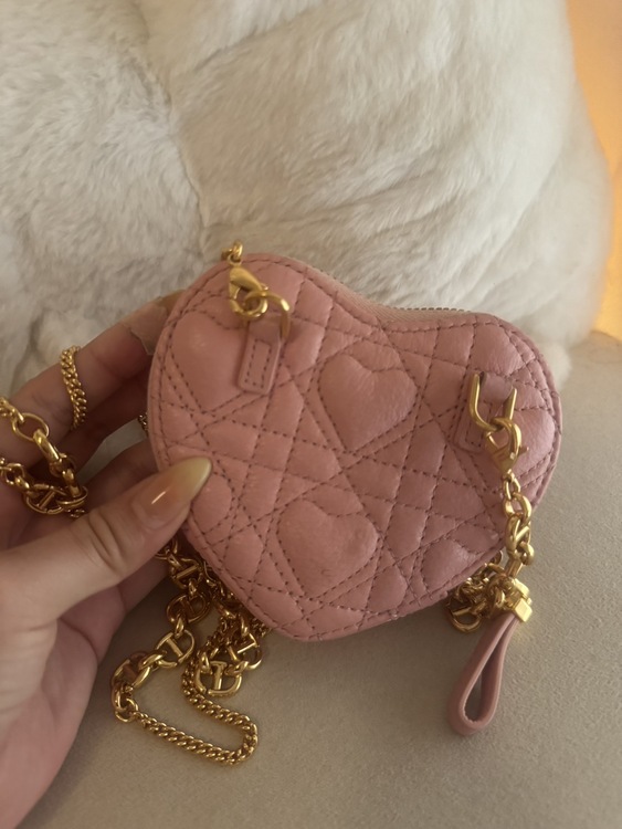 Dior Caro チェーン ハートポーチ（ブランドバッグ）の商品画像 - 査定依頼日：2026年10月5日 - 最高査定価格：80,000円