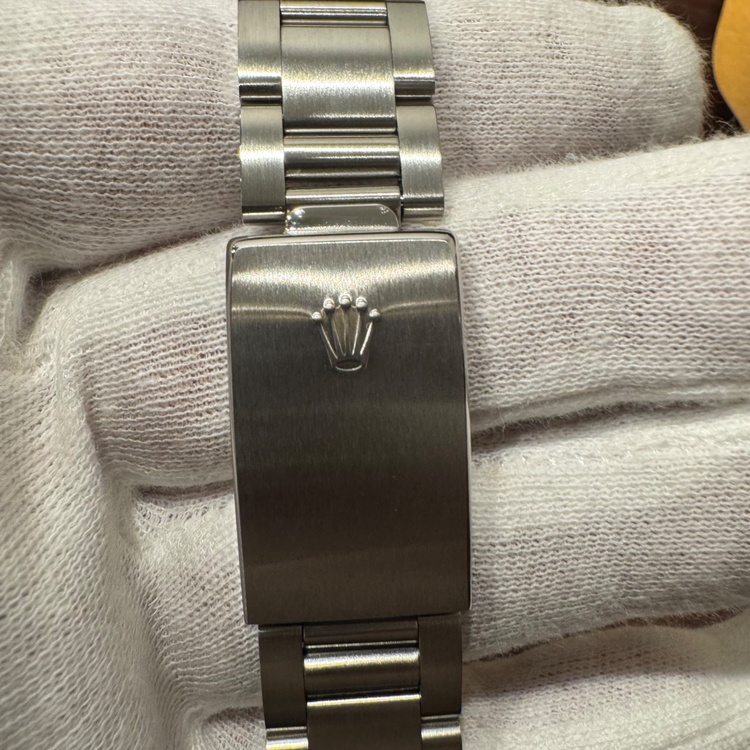 ロレックス エクスプローラー 16570（高級時計）の商品画像 - 査定依頼日：2025年12月10日 - 最高査定価格：1,350,000円