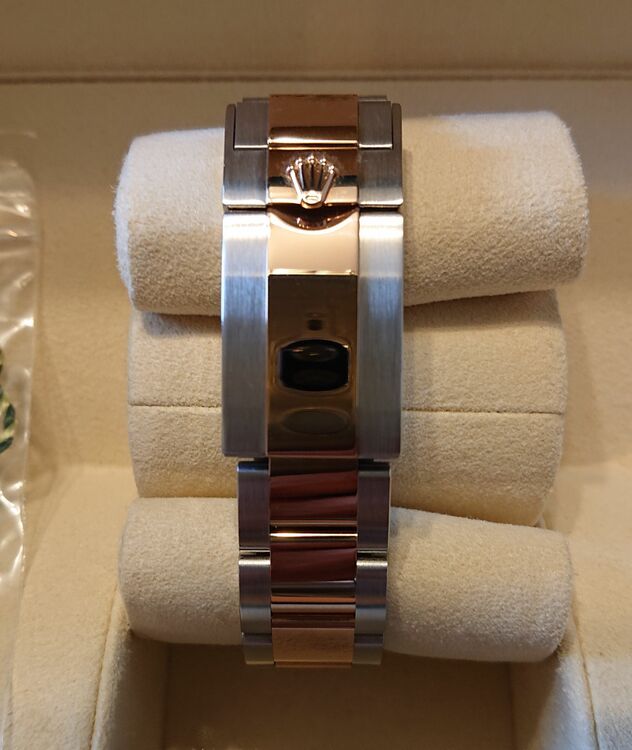 GMT-マスター2（高級時計）の商品画像 - 査定依頼日：2025年9月21日 - 最高査定価格：2,900,000円