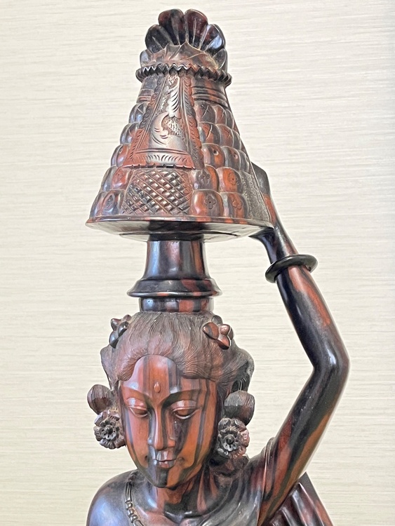 大きい方の全長は約１mの木彫りの彫刻で裏に「BALI」と彫られています。（美術品・骨董品）の商品画像 - 査定依頼日：2026年4月27日 - 最高査定価格：3,000円