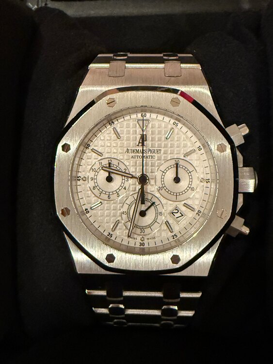 オーデマピゲ ロイヤルオーク （高級時計）の商品画像 - 査定依頼日：2025年5月9日 - 最高査定価格：3,850,000円