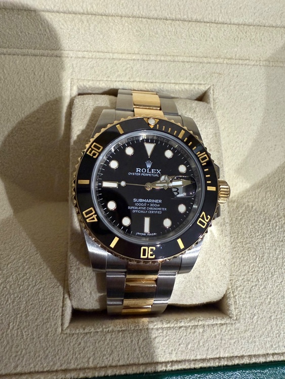 ロレックス サブマリーナー 116613Lm（高級時計）の商品画像 - 査定依頼日：2025年11月16日 - 最高査定価格：2,050,000円