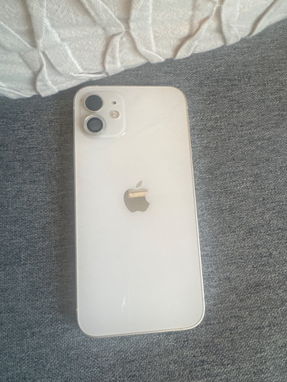 iPhone12（スマホ）の商品画像 - 査定依頼日：2026年2月26日 - 最高査定価格：24,000円