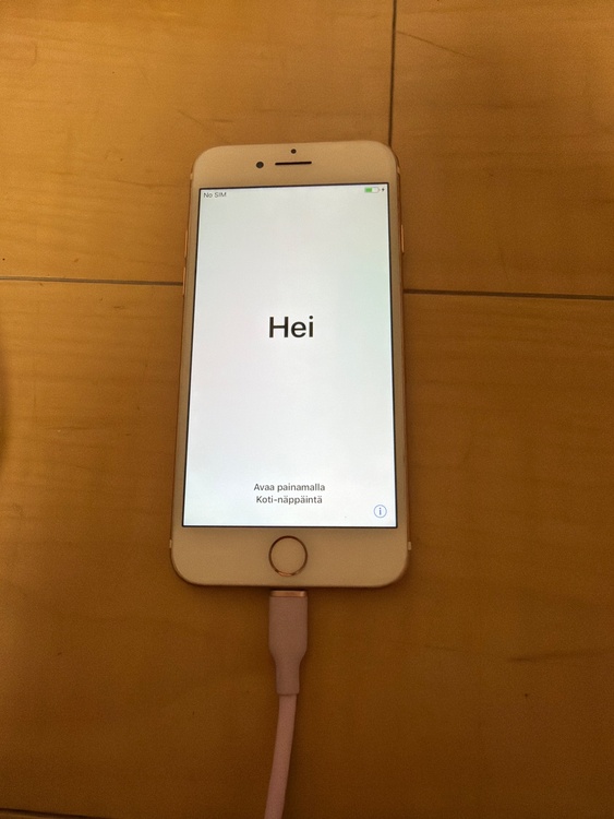 iPhone7 32GB au（スマホ）の商品画像 - 査定依頼日：2026年4月30日 - 最高査定価格：3,000円