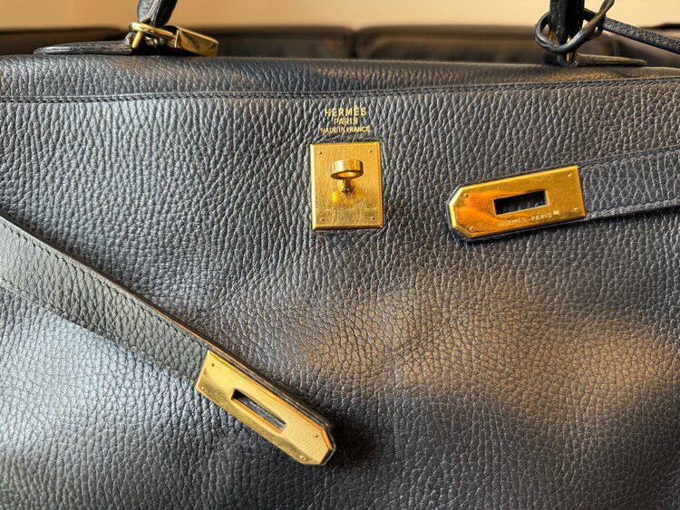 ケリー　黒　40（ブランドバッグ）の商品画像 - 査定依頼日：2025年4月23日 - 最高査定価格：750,000円