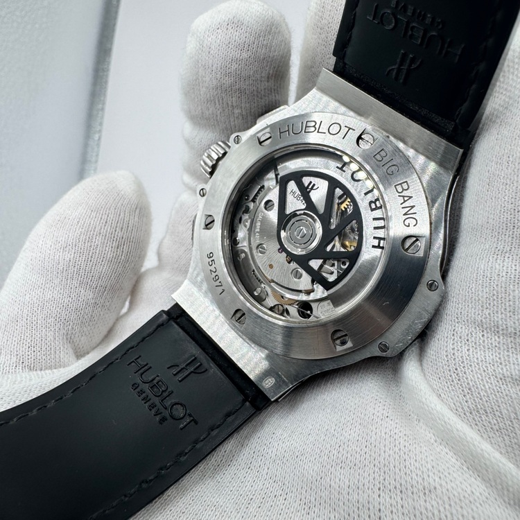 ウブロ　ビッグバン アエロバン スチール（高級時計）の商品画像 - 査定依頼日：2025年6月28日 - 最高査定価格：900,000円
