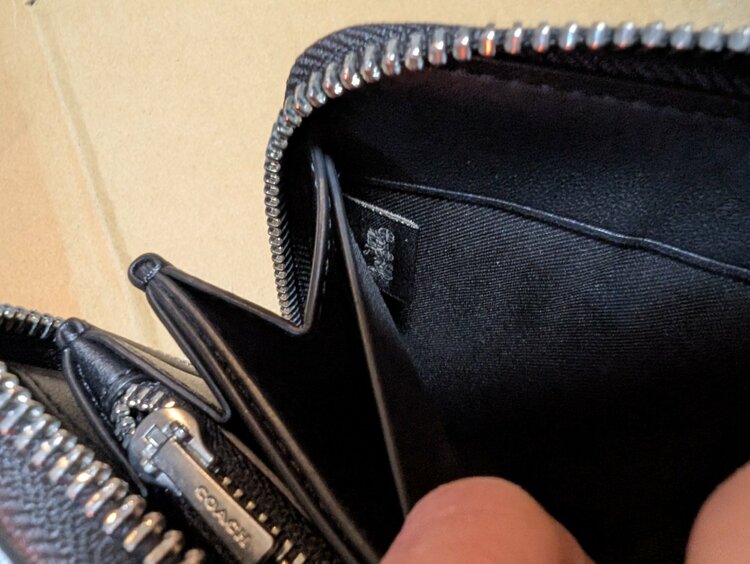 D2477/CU707（ブランド財布・小物）の商品画像 - 査定依頼日：2026年3月27日 - 最高査定価格：2,000円