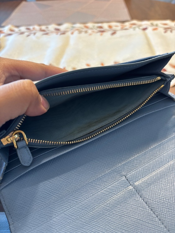 プラダ  （ブランドバッグ）の商品画像 - 査定依頼日：2025年11月3日 - 最高査定価格：50,000円