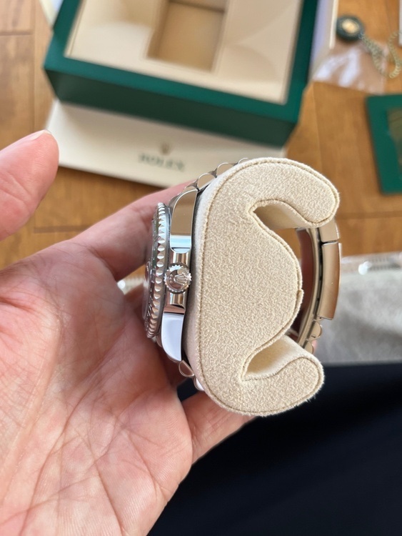 126720VTNR（高級時計）の商品画像 - 査定依頼日：2026年3月21日 - 最高査定価格：2,800,000円