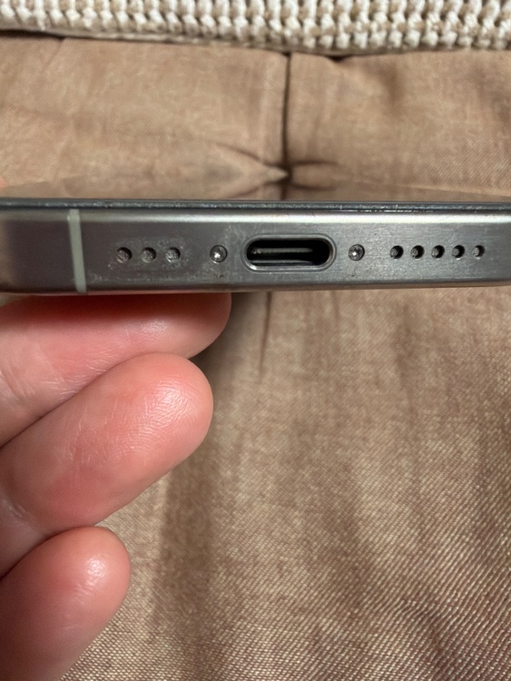 iPhone iPhone 16 Pro 128GB Softbank（スマホ）の商品画像 - 査定依頼日：2026年7月15日 - 最高査定価格：103,000円