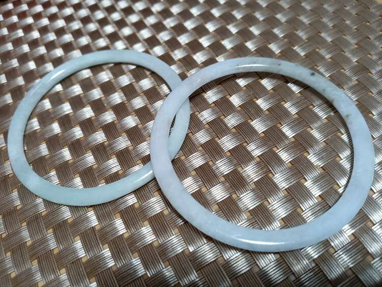 バングル（宝石）の商品画像 - 査定依頼日：2024年5月14日 - 最高査定価格：500円