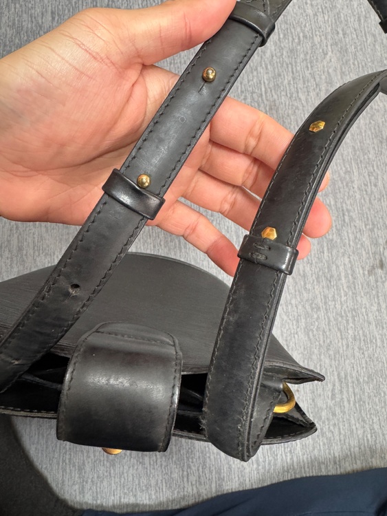 ルイヴィトン　エピ　クリュニー　ショルダーバッグ（ブランドバッグ）の商品画像 - 査定依頼日：2026年1月30日 - 最高査定価格：50,000円