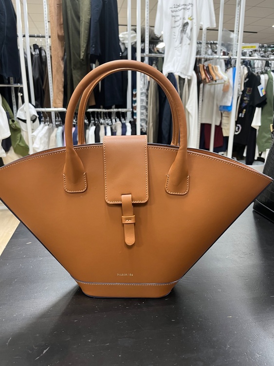 paris64（ブランドバッグ）の商品画像 - 査定依頼日：2026年1月1日 - 最高査定価格：100,000円