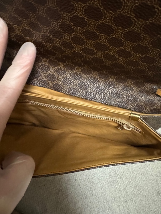 バック（ブランドバッグ）の商品画像 - 査定依頼日：2026年3月9日 - 最高査定価格：3,500円