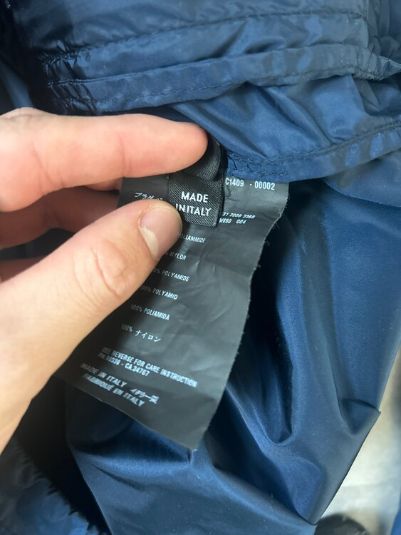 プラダ  （ブランドバッグ）の商品画像 - 査定依頼日：2024年12月17日 - 最高査定価格：5,000円