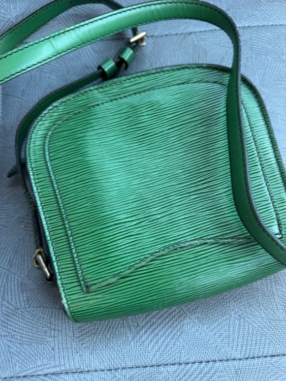 ショルダー（ブランドバッグ）の商品画像 - 査定依頼日：2025年12月6日 - 最高査定価格：23,000円