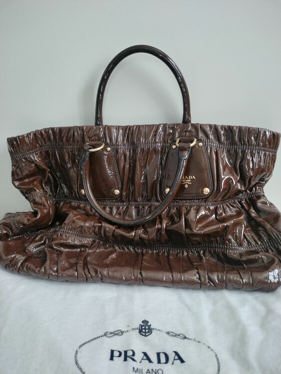 ナイロン製のハンドバック（ブランドバッグ）の商品画像 - 査定依頼日：2025年7月28日 - 最高査定価格：30,000円