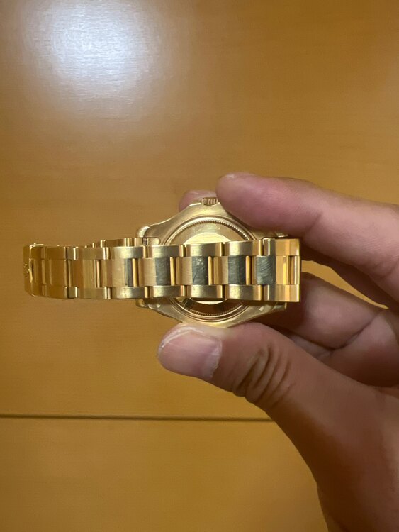 ロレックス ヨットマスター （高級時計）の商品画像 - 査定依頼日：2025年2月5日 - 最高査定価格：2,300,000円