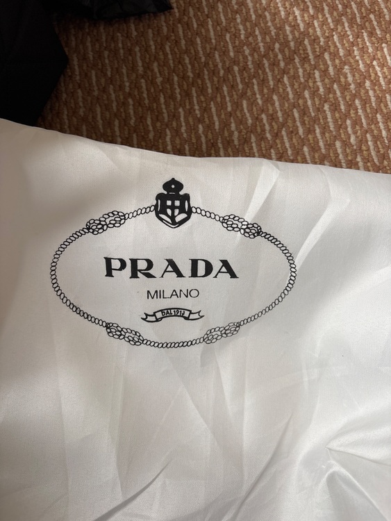 プラダ  （ブランドバッグ）の商品画像 - 査定依頼日：2025年11月9日 - 最高査定価格：200,000円