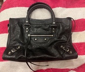 バレンシアガ  （ブランドバッグ）の商品画像 - 査定依頼日：2025年10月9日 - 最高査定価格：170,000円