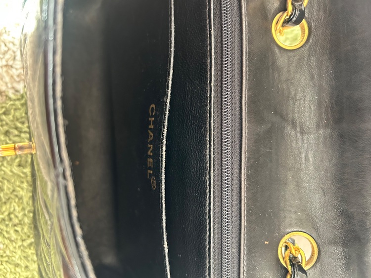 CHANELマトラッセエナメルショルダーバッグ（ブランドバッグ）の商品画像 - 査定依頼日：2025年10月23日 - 最高査定価格：230,000円