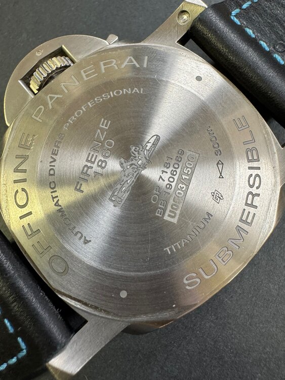 パネライサブマーシブル（高級時計）の商品画像 - 査定依頼日：2025年5月19日 - 最高査定価格：700,000円