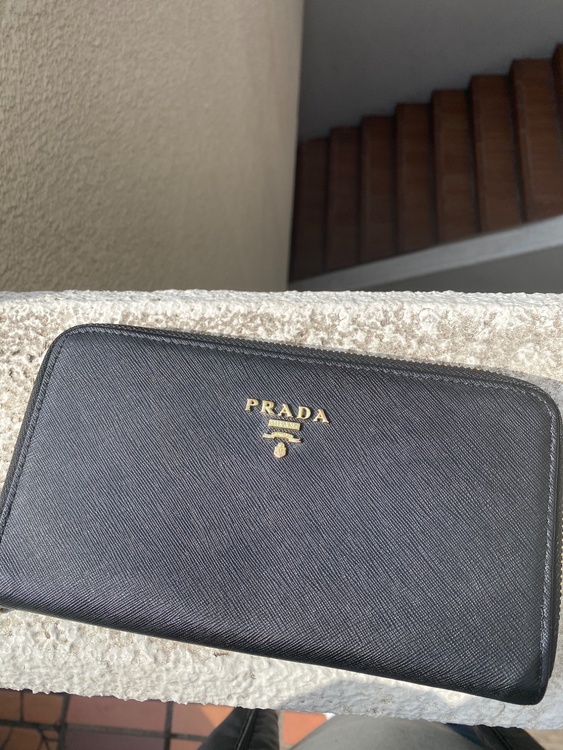 プラダ長財布（ブランド財布・小物）の商品画像 - 査定依頼日：2026年3月7日 - 最高査定価格：12,000円