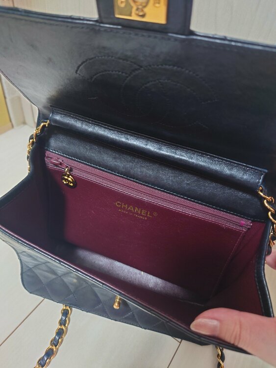 マトラッセ チェーンショルダー　ブラック　ラムスキン　ゴールド金具（ブランドバッグ）の商品画像 - 査定依頼日：2026年6月1日 - 最高査定価格：250,000円
