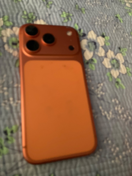 iPhone iPhone 17 Pro Max 256GB au（スマホ）の商品画像 - 査定依頼日：2026年6月18日 - 最高査定価格：82,000円