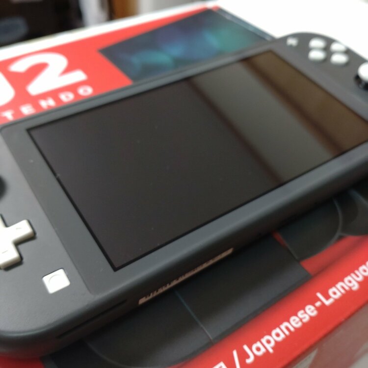 任天堂Switch２　スイッチライト（ゲーム機本体・ゲームソフト）の商品画像 - 査定依頼日：2026年8月27日 - 最高査定価格：40,500円