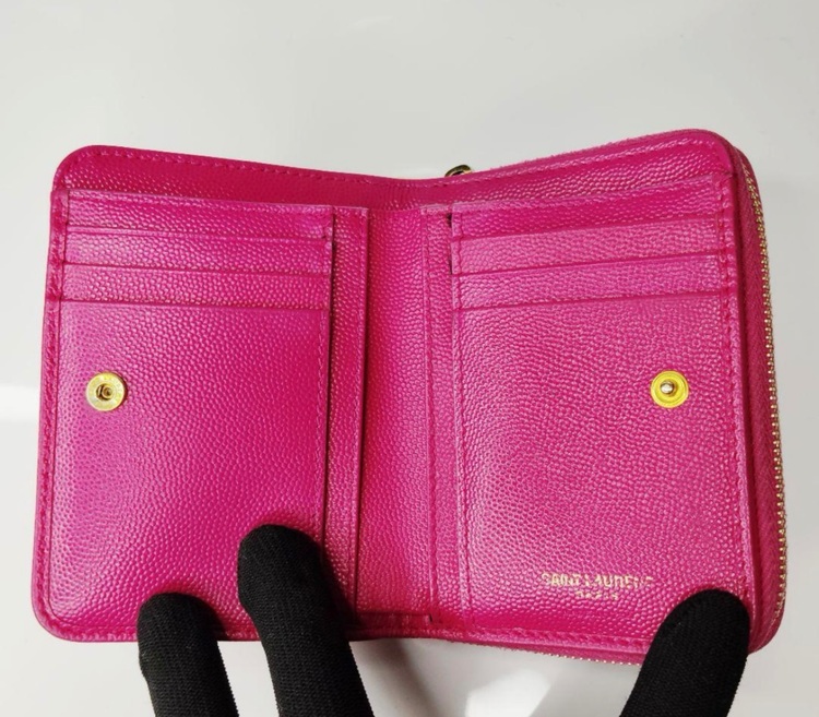 イブサンローラン  （ブランドバッグ）の商品画像 - 査定依頼日：2025年8月17日 - 最高査定価格：15,000円