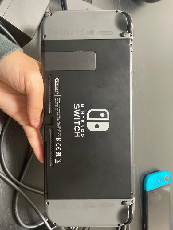 Nintendo Switch本体/Joy-Con(L)/(R) グレー（ゲーム機本体・ゲームソフト）の商品画像 - 査定依頼日：2022年12月17日 - 最高査定価格：18,000円