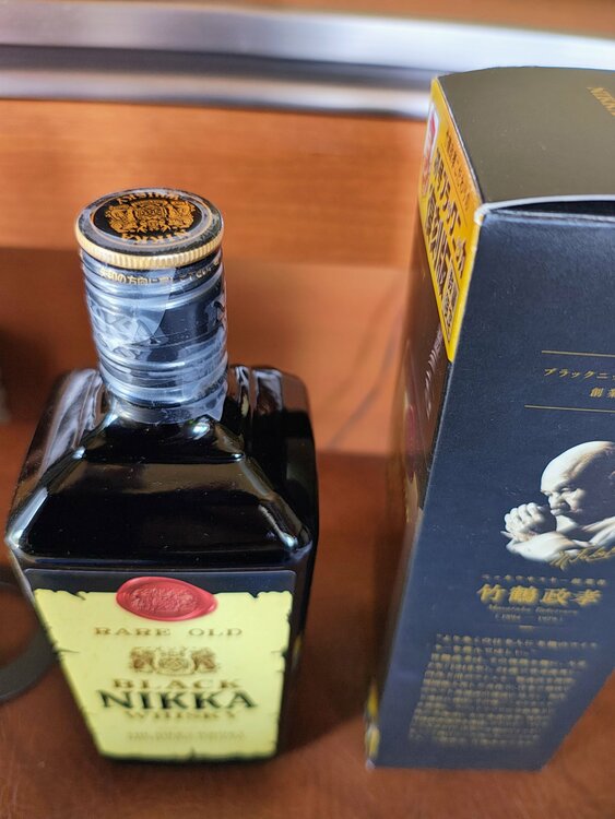 初号ブラックニッカ復刻版（お酒）の商品画像 - 査定依頼日：2026年5月6日 - 最高査定価格：100,000円
