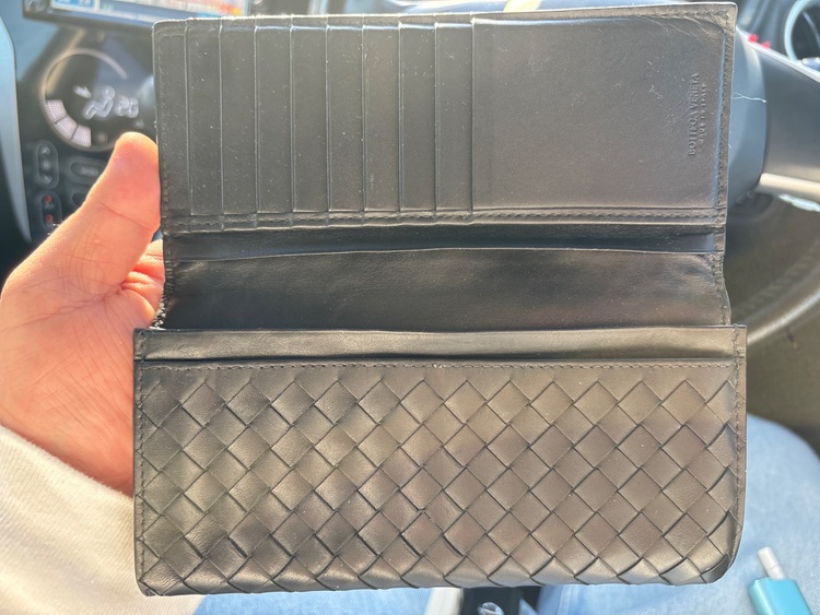 ボッテガ・ヴェネタ  （ブランドバッグ）の商品画像 - 査定依頼日：2025年10月11日 - 最高査定価格：18,000円